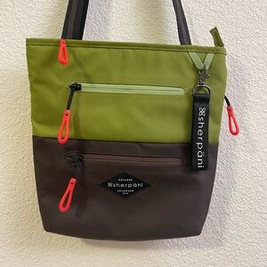 Sherpani Sadie Crossbody Purse Shoulder Bag in excellent used condition